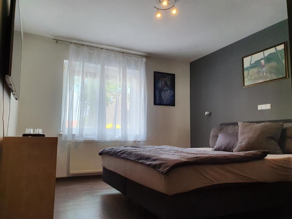 Schlafzimmer, Ruhige Lage In Meppen --- Check-In Mit Schluesselkasten ภายนอก รูปภาพ
